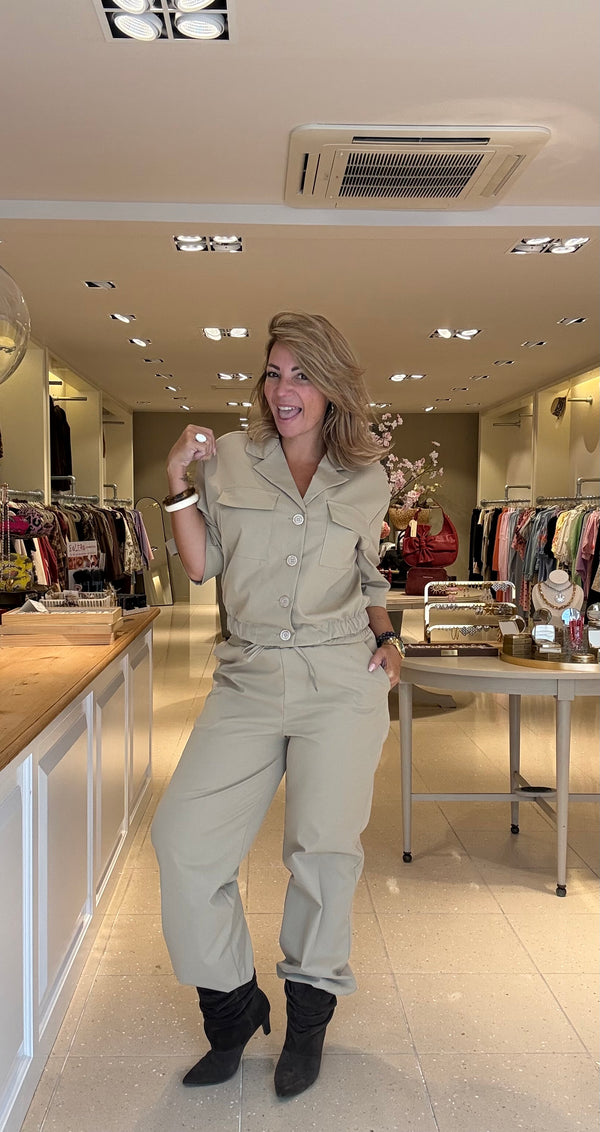 Suit beige