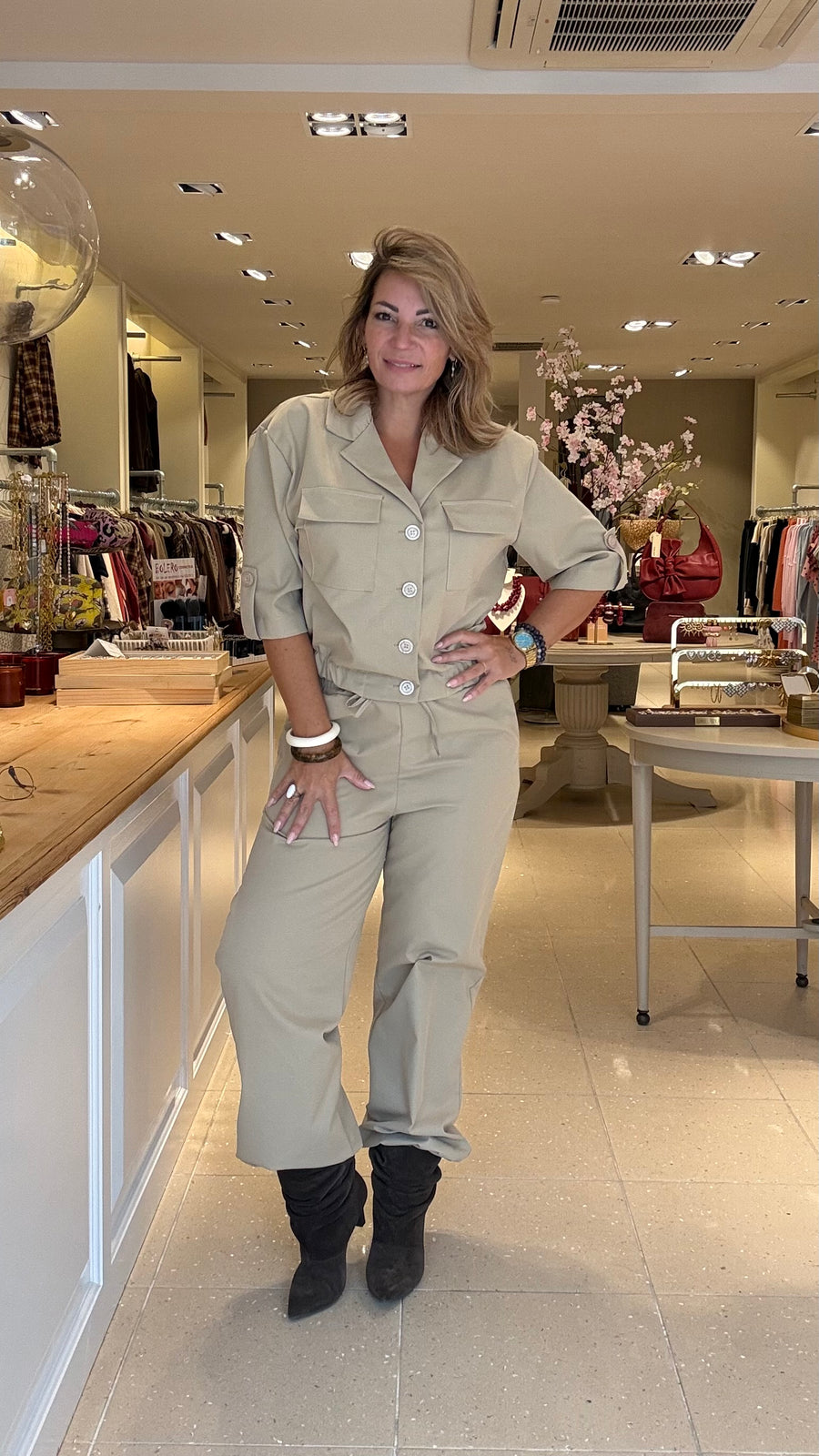 Suit beige