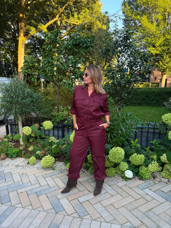 Suit bordeaux