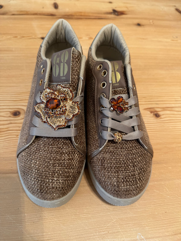 Sneaker taupe strass bloem