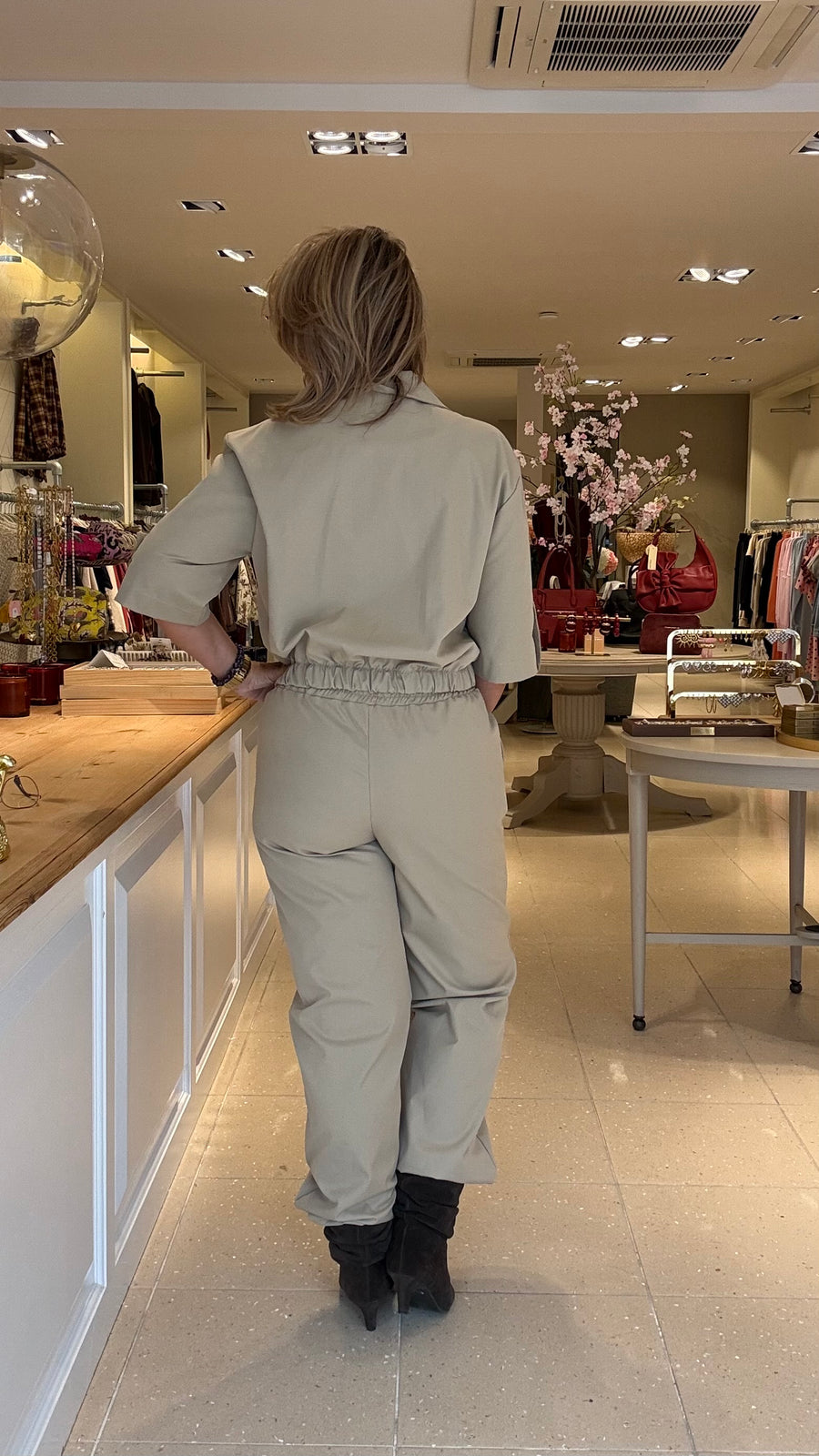 Suit beige